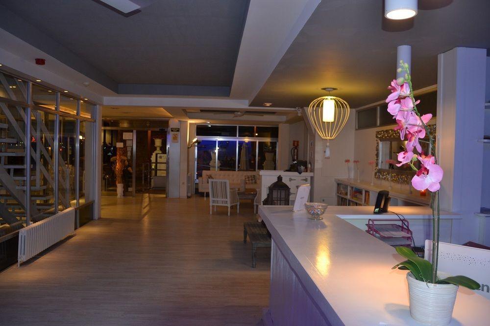Solvi Hotel - Adults Only Виланова-и-ла-Желтру Екстериор снимка