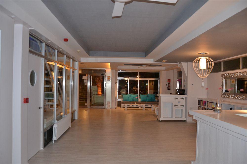 Solvi Hotel - Adults Only Виланова-и-ла-Желтру Екстериор снимка