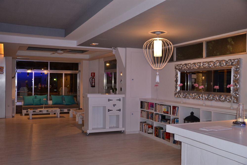 Solvi Hotel - Adults Only Виланова-и-ла-Желтру Екстериор снимка