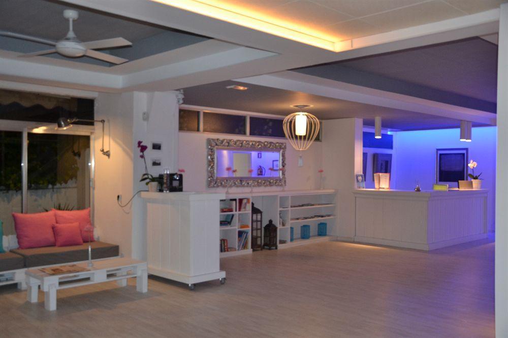 Solvi Hotel - Adults Only Виланова-и-ла-Желтру Екстериор снимка