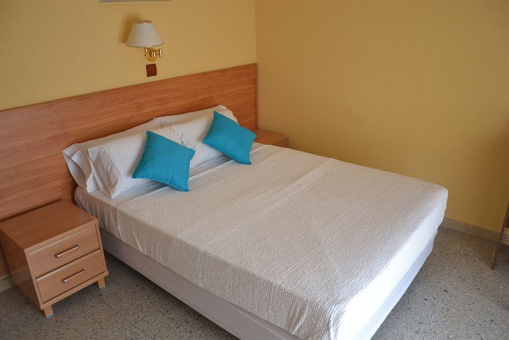 Solvi Hotel - Adults Only Виланова-и-ла-Желтру Екстериор снимка