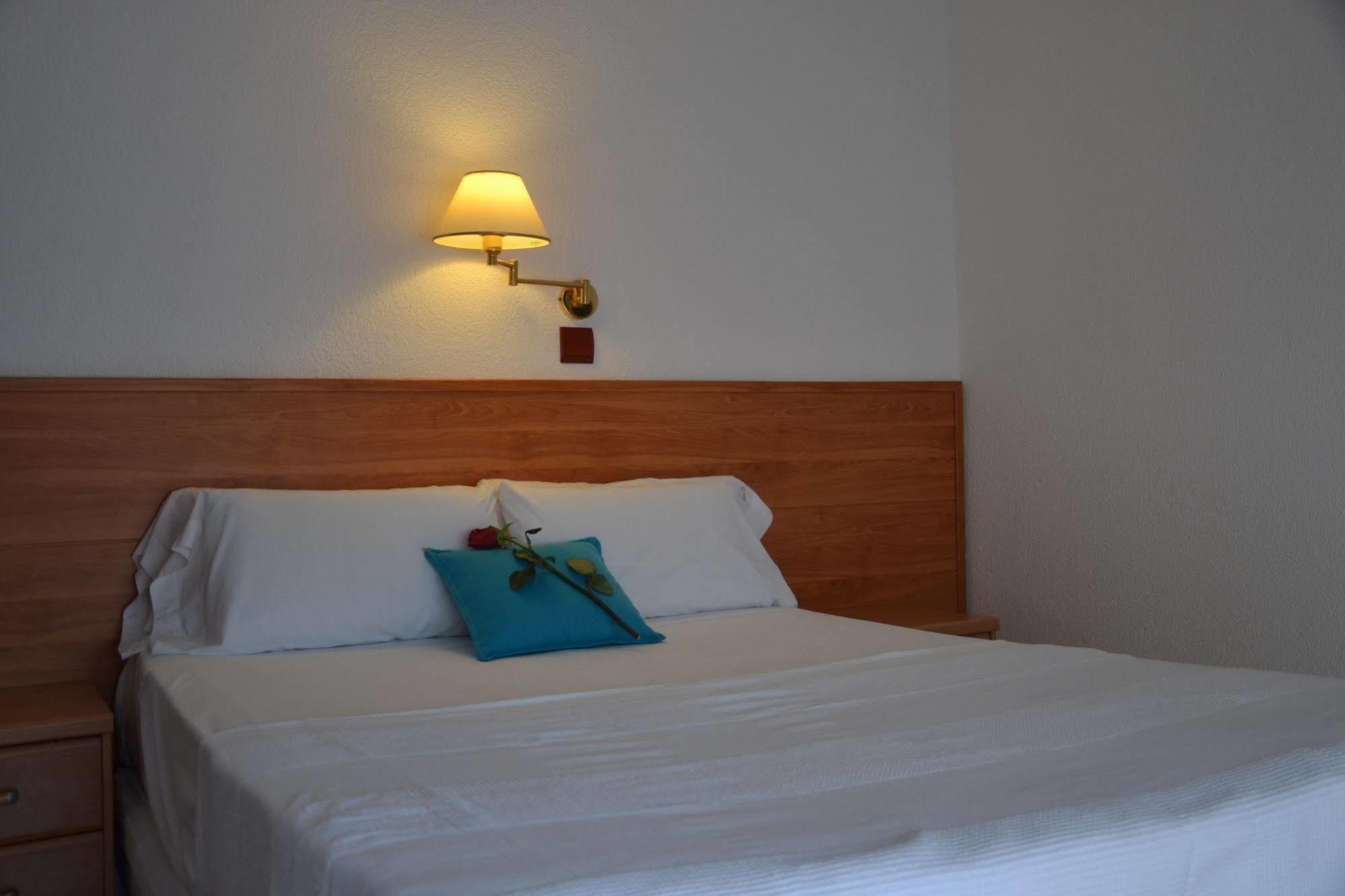 Solvi Hotel - Adults Only Виланова-и-ла-Желтру Екстериор снимка