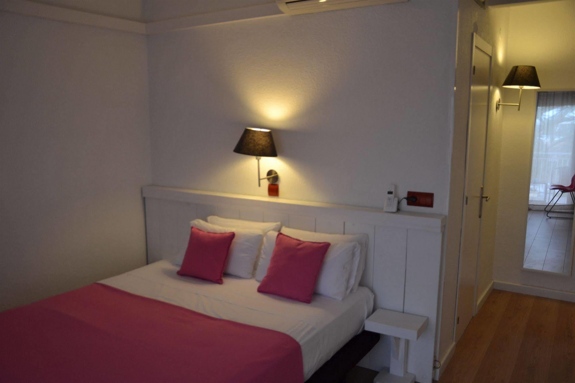 Solvi Hotel - Adults Only Виланова-и-ла-Желтру Екстериор снимка