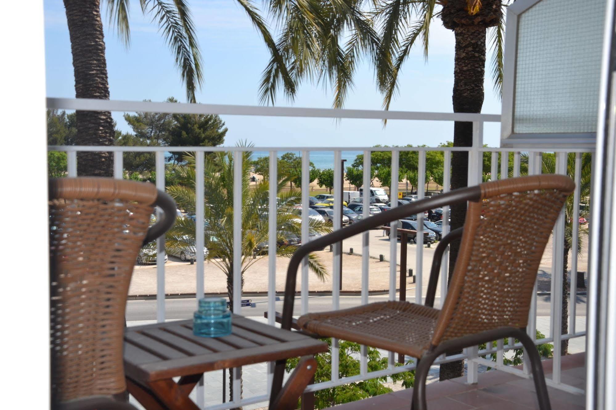 Solvi Hotel - Adults Only Виланова-и-ла-Желтру Екстериор снимка